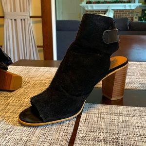 Steve Madden 9.5 velour block heel